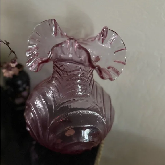 Vintage Fenton Elegant Pink Glass Vase - Picture 2 of 4